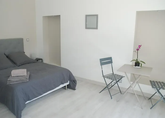 Le Clos Maratuel Villa *
